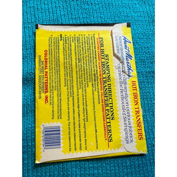 Aunt Marthas iron on transfers 3856 Amish Quilt blocks - Picture 2 of 2